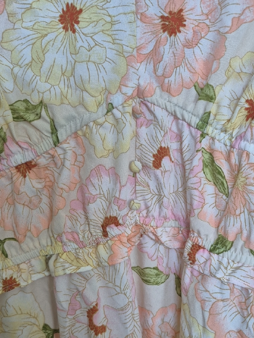 Floral V-Neck Summer Dress in Peach and Cream - Picture 3 of 7